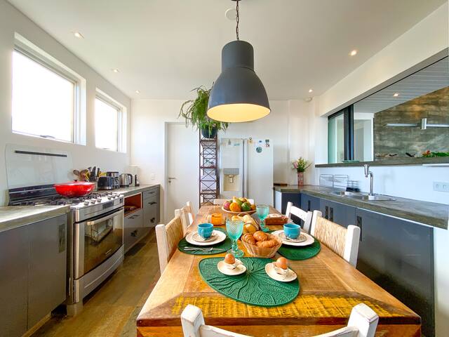 The VIEW!For families.Cleaning 2/7. Nanny possible gallery image 5