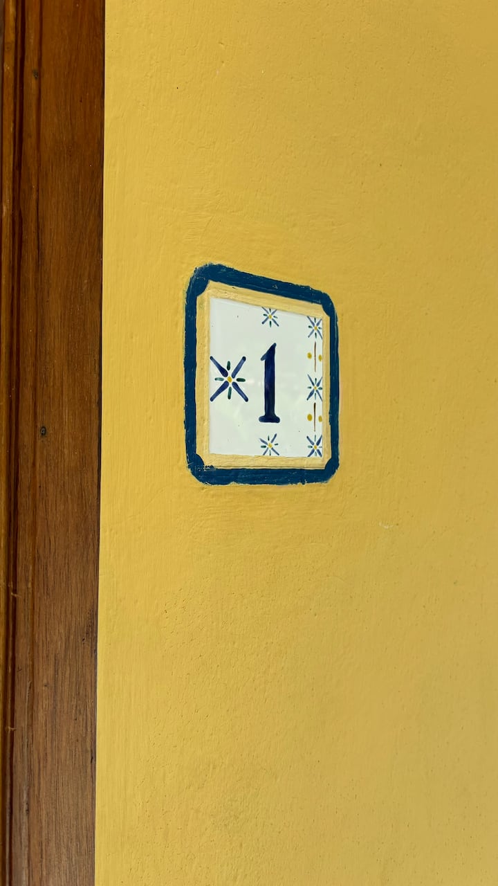 Schlafzimmer 1