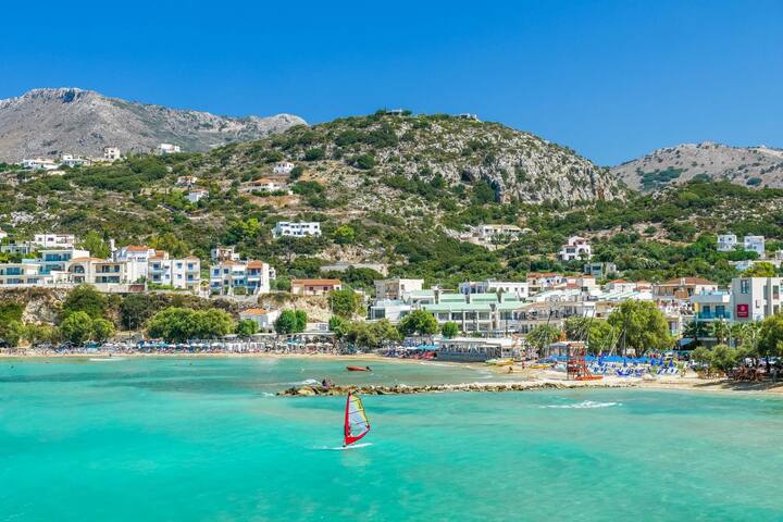 6′ to Beach / 5BD Sea View Villa with Private Pool gallery image 3