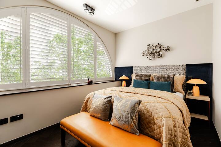 Shh! Oxford St Dream-Come-True FAM Design Hot Spot gallery image 4