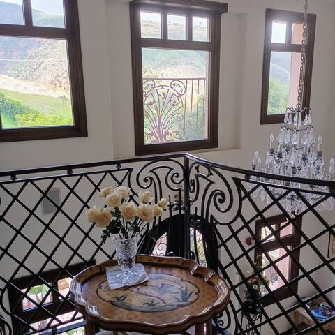 Malibu Tuscan Treasure Private Villa w/POOL& Views gallery image 2