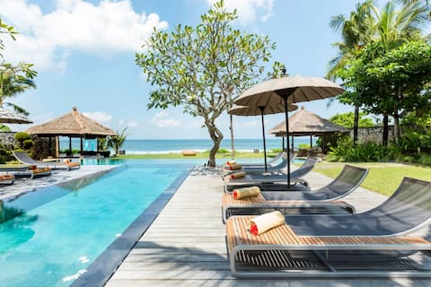 5-Bedroom Villa Melissa - Pool, Bale, Oceanfront