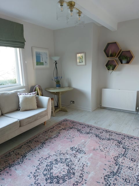 Top performing Airbnb: Exceptional home only 2 miles from city centre. in Craigentinny & Duddingston