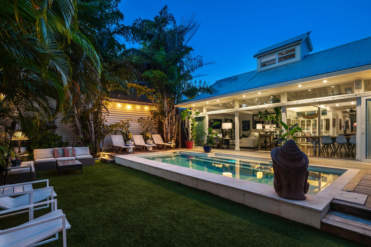 Blu on White - a Chef's Delight! - Houses for Rent in Key West, Florida,  United States - Airbnb, image size:1200x800