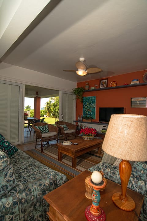 Successful Airbnb property: Canasvieiras facing the sea, 4 bedrooms (3 suites). in Canasvieiras