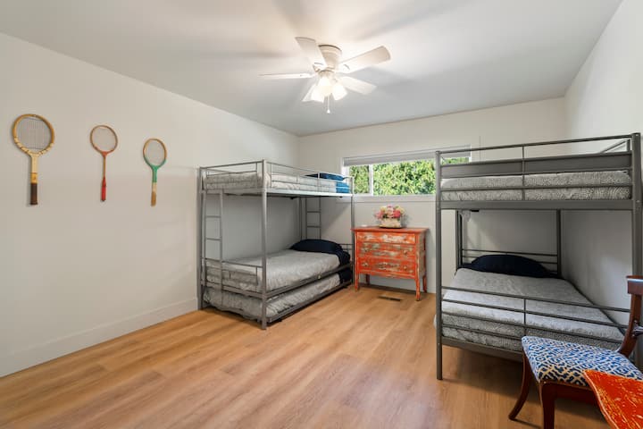 2 Sets of Twin Bunk Beds with Twin Trundle