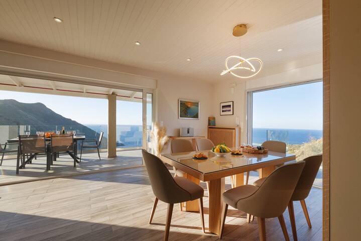 Three bedroom villa with an infinity swimming pool gallery image 4