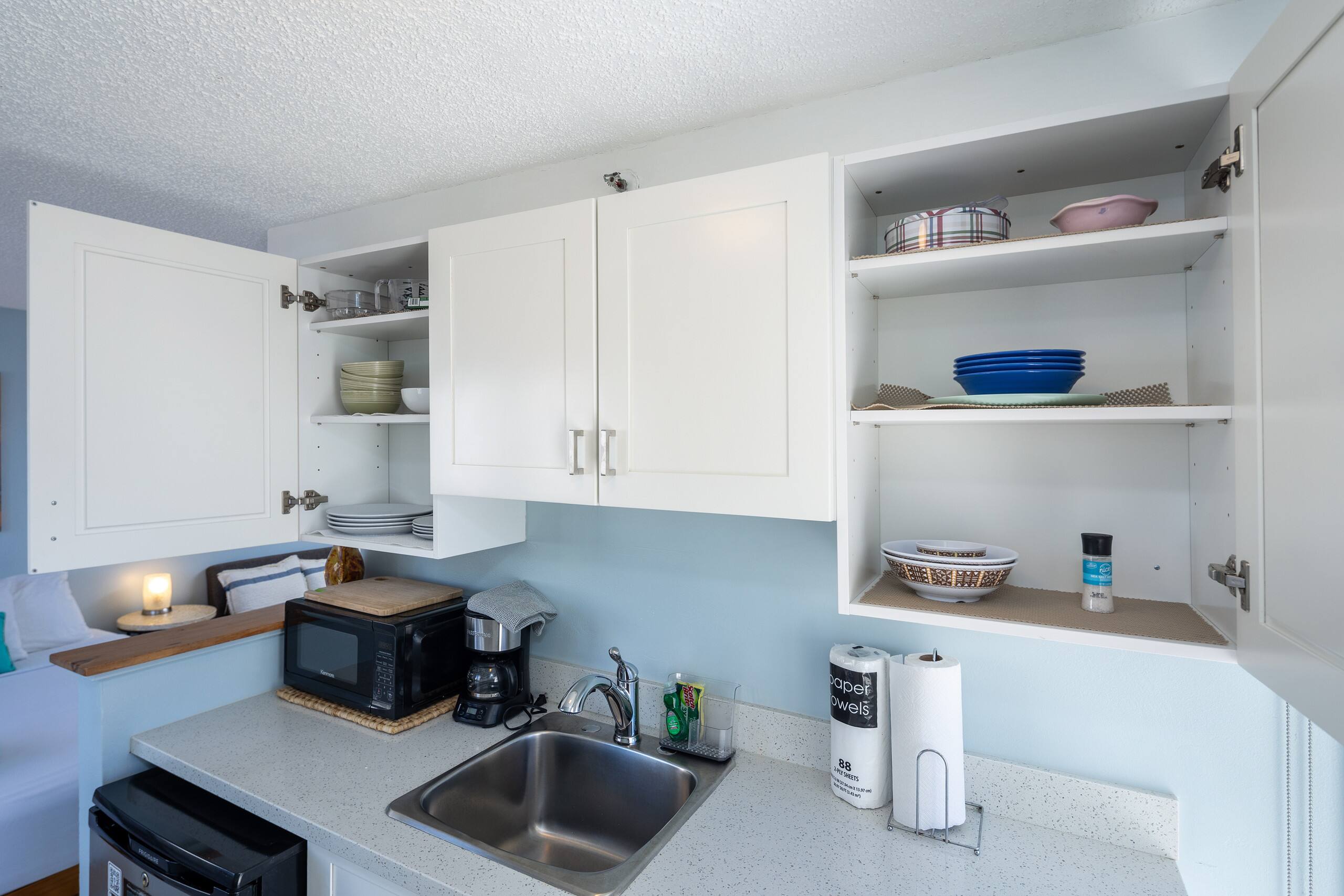 Condo in Honolulu · ★4.65 · Studio · 1 bed · 1 shared bath - Image 25