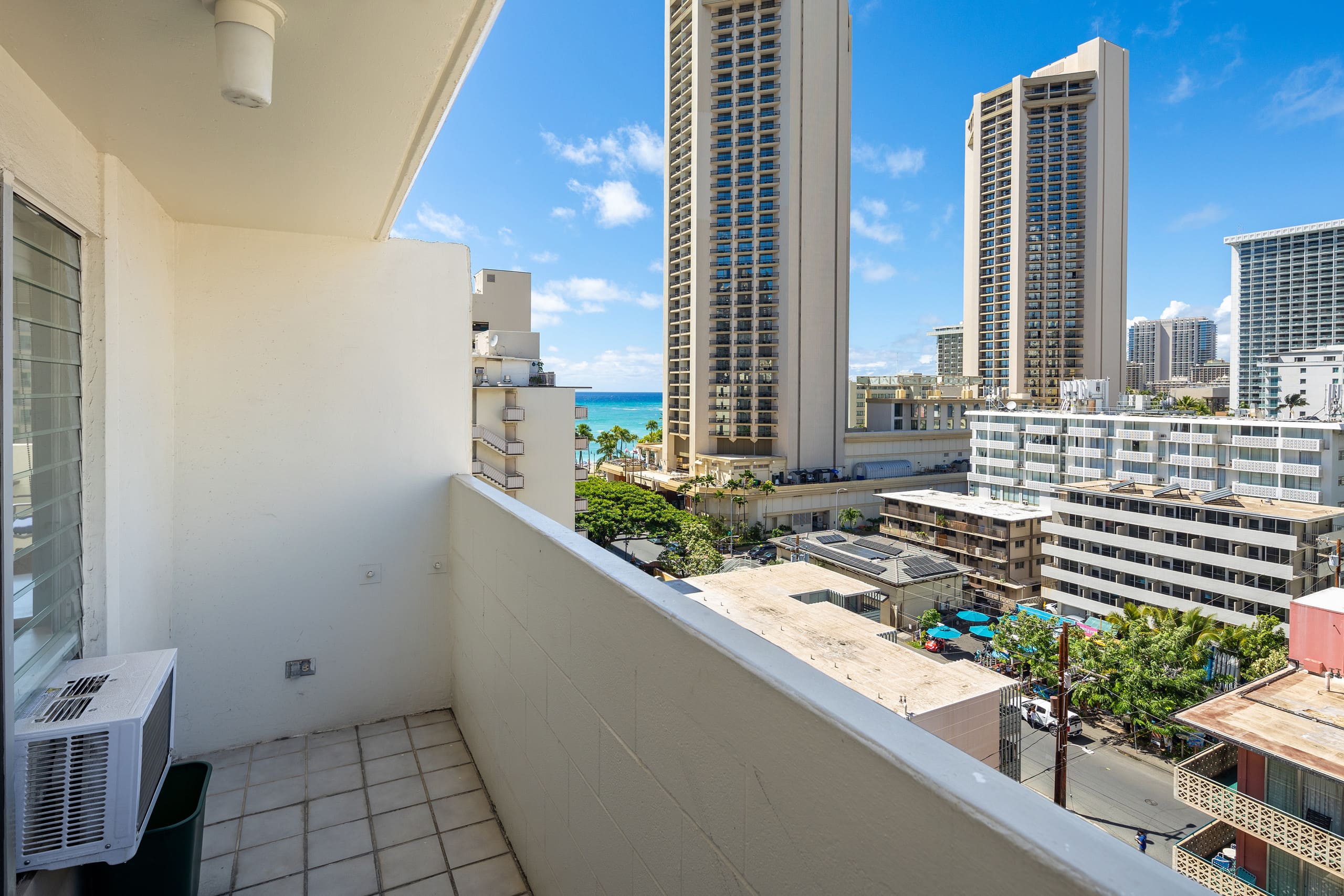 Condo in Honolulu · ★4.65 · Studio · 1 bed · 1 shared bath - Image 29