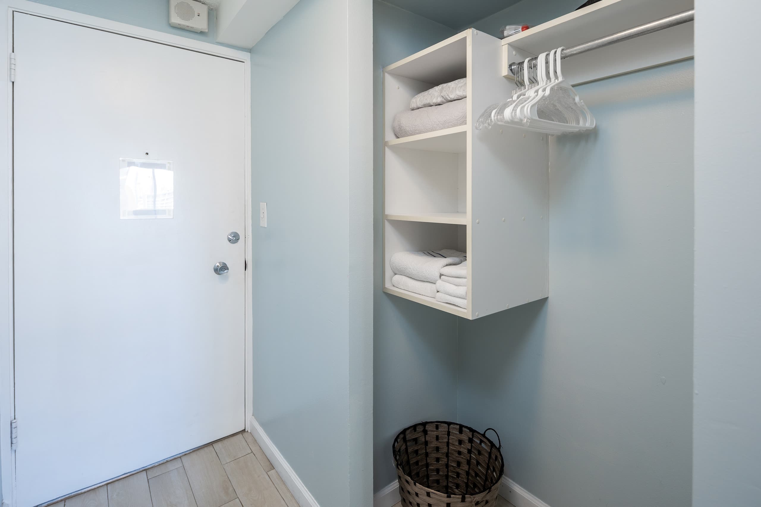 Condo in Honolulu · ★4.65 · Studio · 1 bed · 1 shared bath - Image 32
