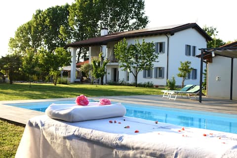 Pool & Garden Villa Lelia