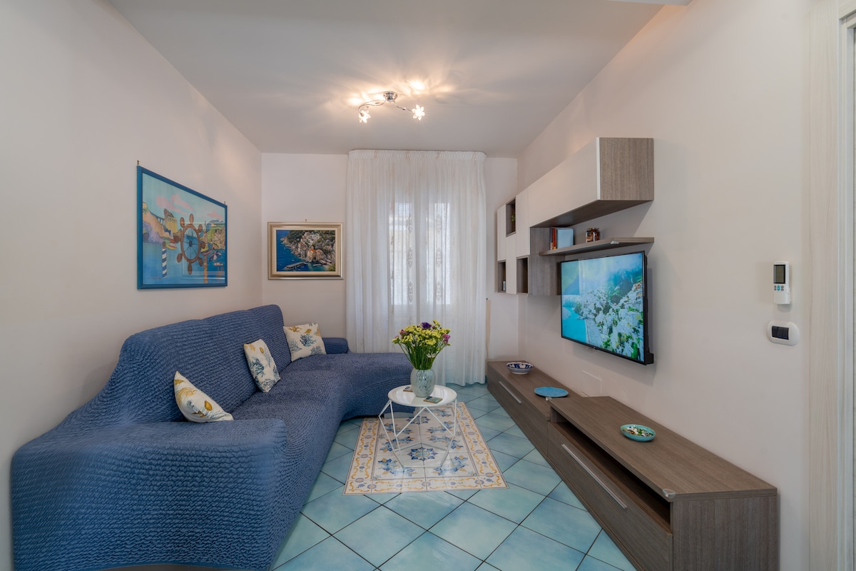 Propriété Airbnb réussie: Sea view apartment on the Amalfi Coast à Maiori