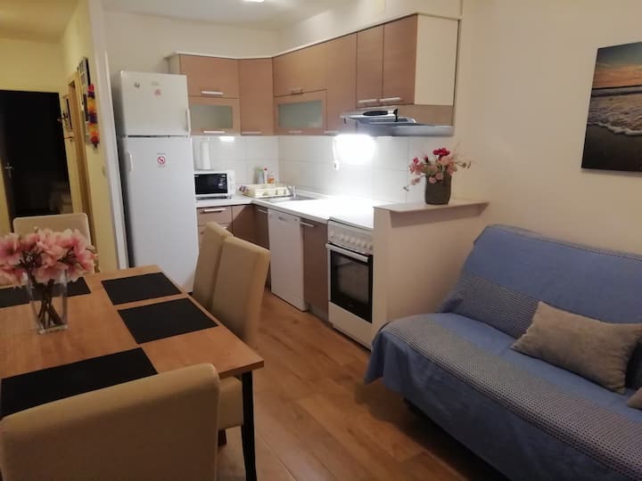 Spalatina Apartment Near City Center - 스플리트