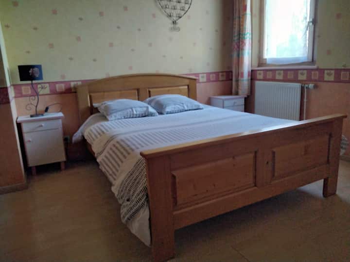 საძინებელი 3 ზემოთ ორადგილიანი საწოლით 