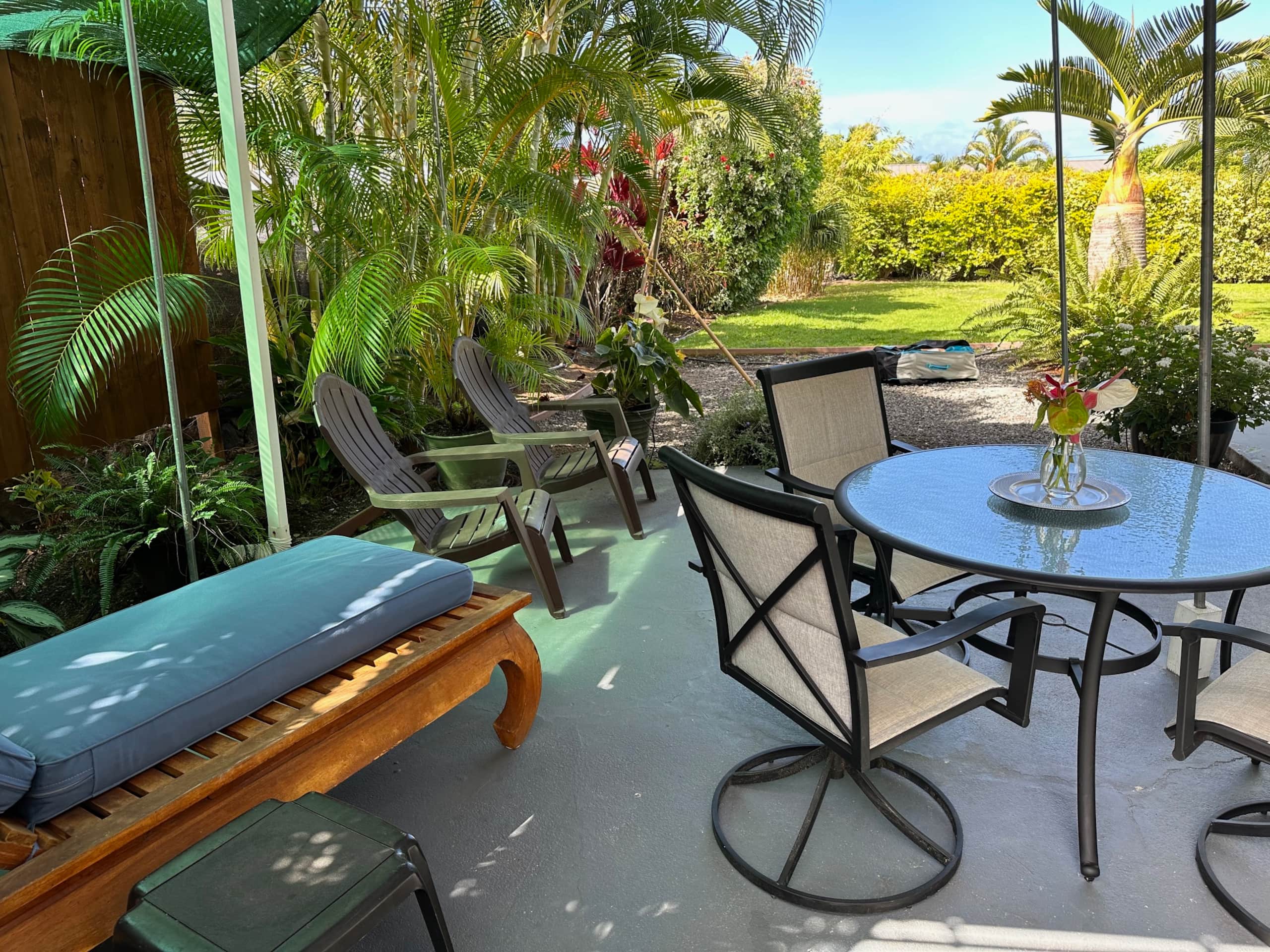Nansea's Studio: Walk 2 Magic's & Kahalu'u Beaches - Image 4