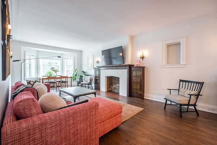 Expansive Suite & Stunning Lake Views