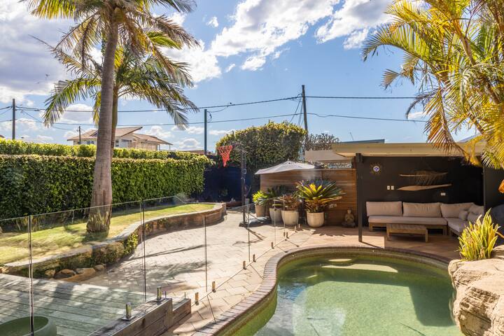 Iluka Beach House gallery image 3