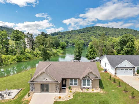 Paradise Cove on Norris Lake w/ Kayaks