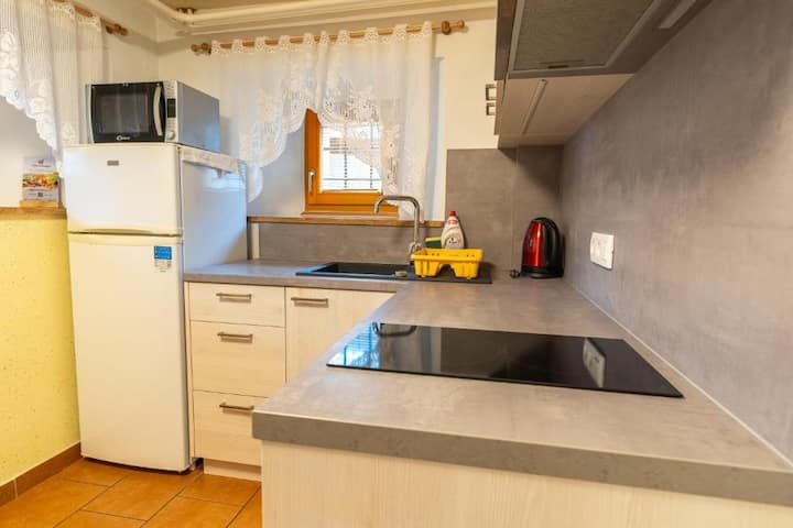 Jerman Pazlar | Lake Escape: Cozy 2room Apartment - Bled