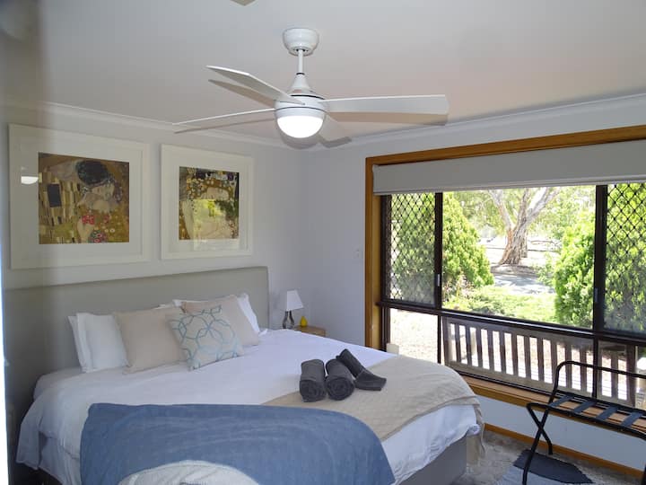 3 Pears On The Park; Breakfast Provisions 3 Brooms 2 Bathroom House Mclaren Vale - McLaren Vale