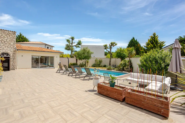 Villa 240m² avec piscine entre Bordeaux et l’océan gallery image 2