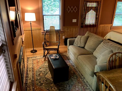 Papa John's: Private Cabin in the Woods