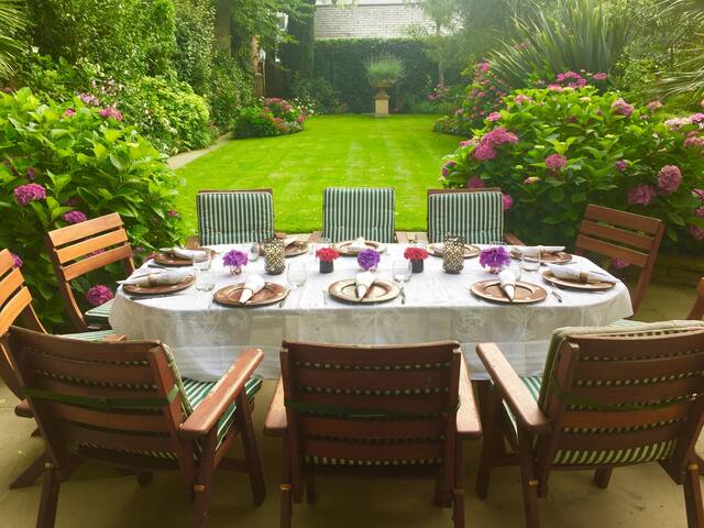 Garden Home in Kensington gallery image 4