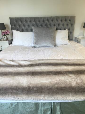 Garden Home in Kensington gallery image 5