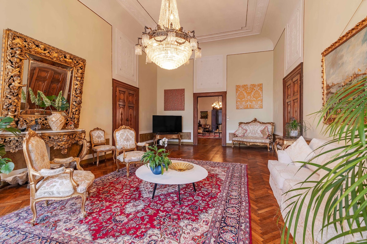 Popular Airbnb listing: Palazzo Pisani Nicolaj in Venezia