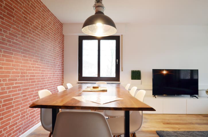 “Bohemian Residency” (Central & Quiet) * * * * * gallery image 4