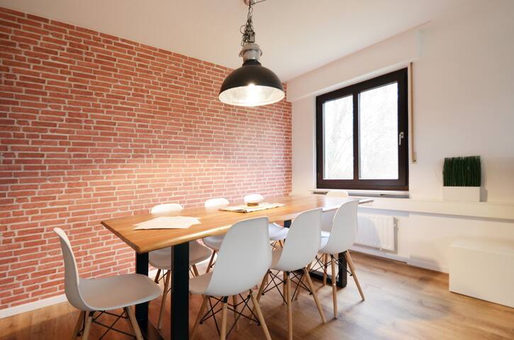 “Bohemian Residency” (Central & Quiet) * * * * * gallery image 3