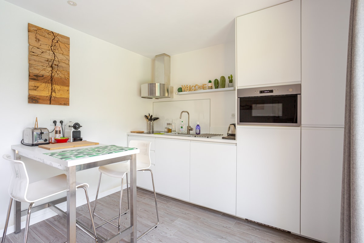 Top Airbnb: Studio with pool access à Caudéran