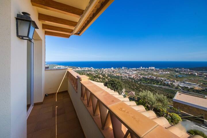 Fantistic villa, private pool with amazing view! gallery image 4