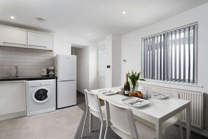 Modern Garden Apartment In A Large Victorian House - Newlyn