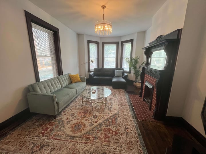 Cozy & Spacious Apartment Near Otr - Ludlow, KY