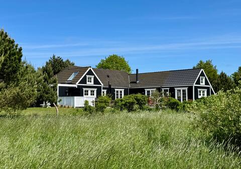 Luxury summer house with great view to nature