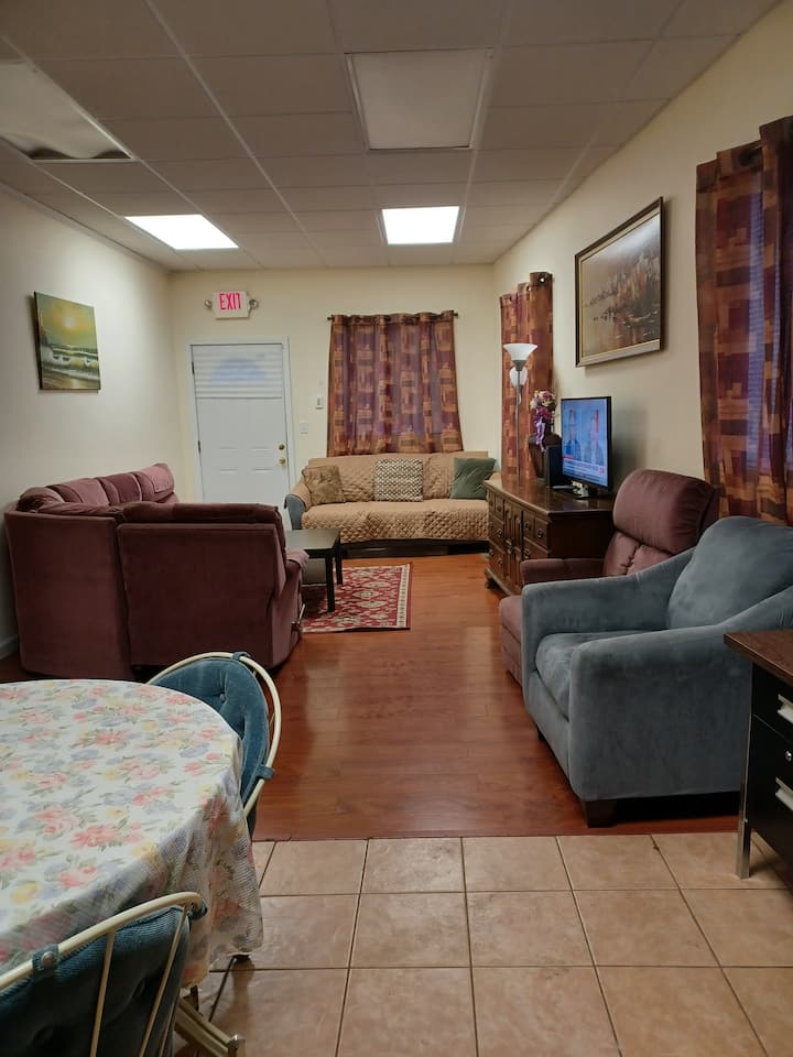 Nice And Comfortable 1br With Parking - Chelmsford, MA