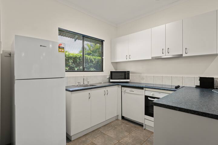 Cable Beach Apartments – 2 Bedrooms gallery image 2