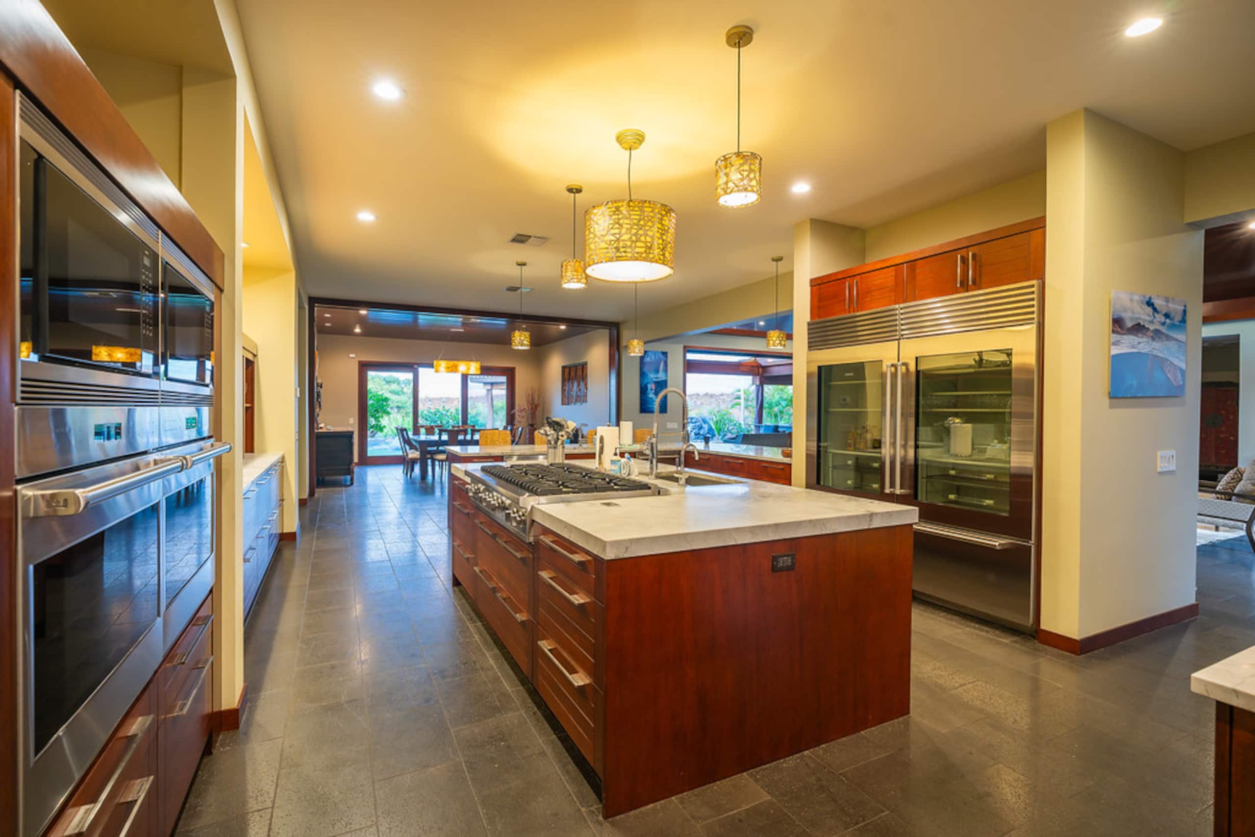 Home in Waimea · ★5.0 · 7 bedrooms · 7 beds · 6 baths - Image 6
