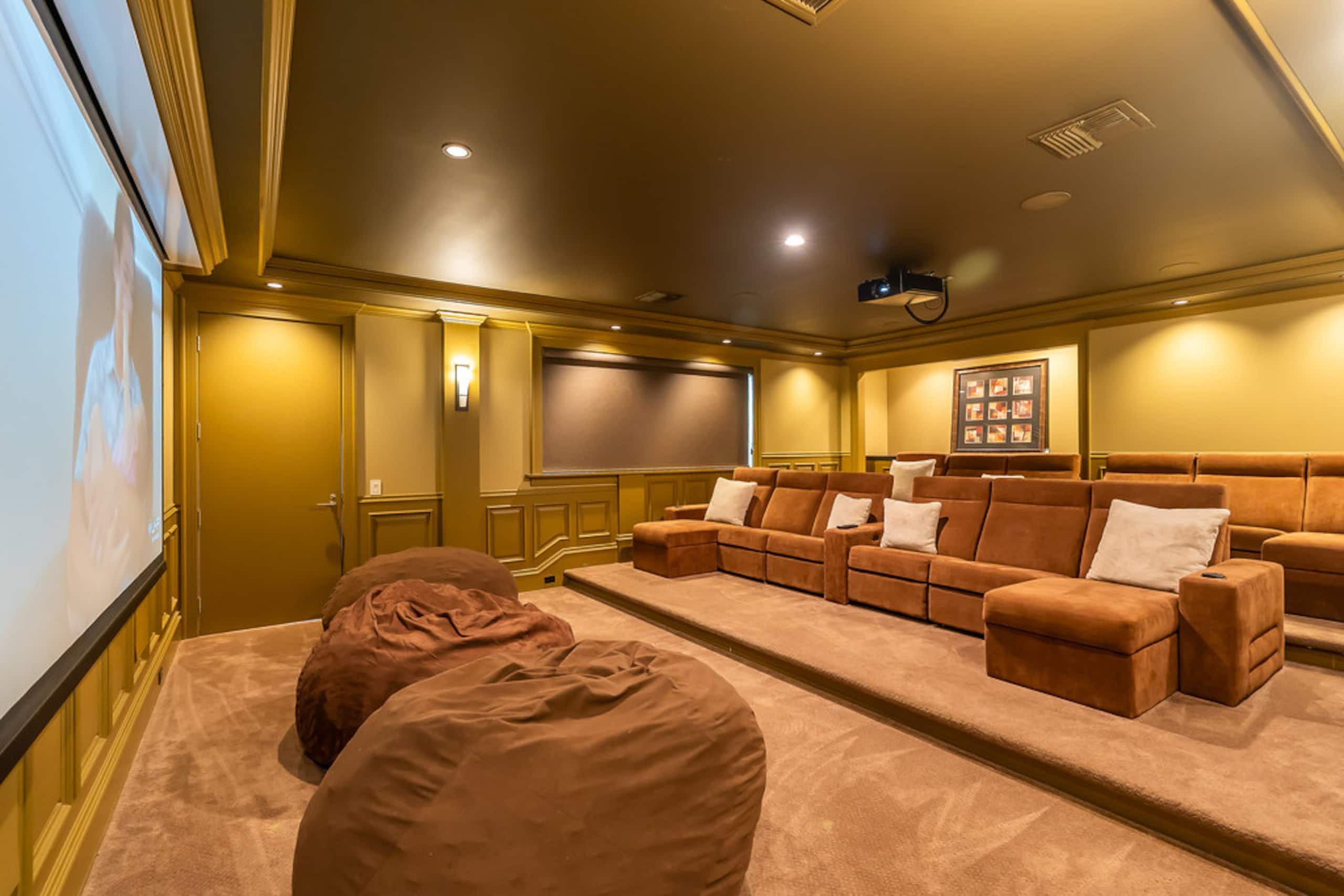 Home in Waimea · ★5.0 · 7 bedrooms · 7 beds · 6 baths - Image 25