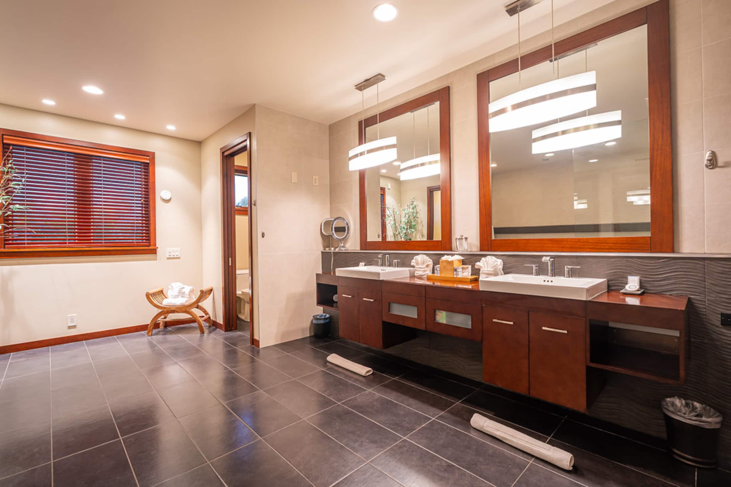 Home in Waimea · ★5.0 · 7 bedrooms · 7 beds · 6 baths - Image 9