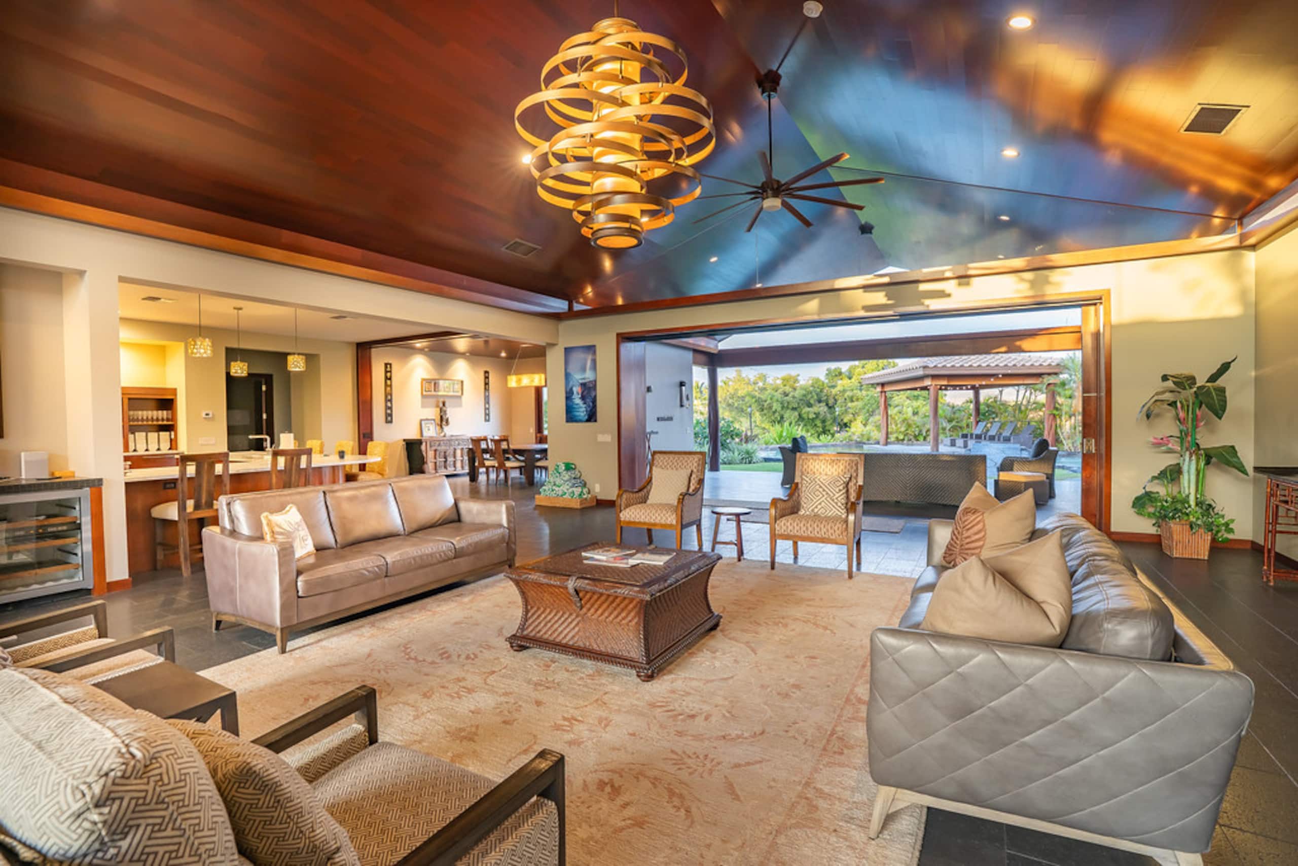 Home in Waimea · ★5.0 · 7 bedrooms · 7 beds · 6 baths - Image 4