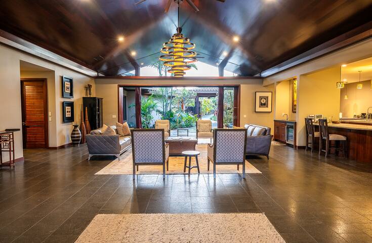 Blue Lagoon – Massive estate on the Kona Coast gallery image 5