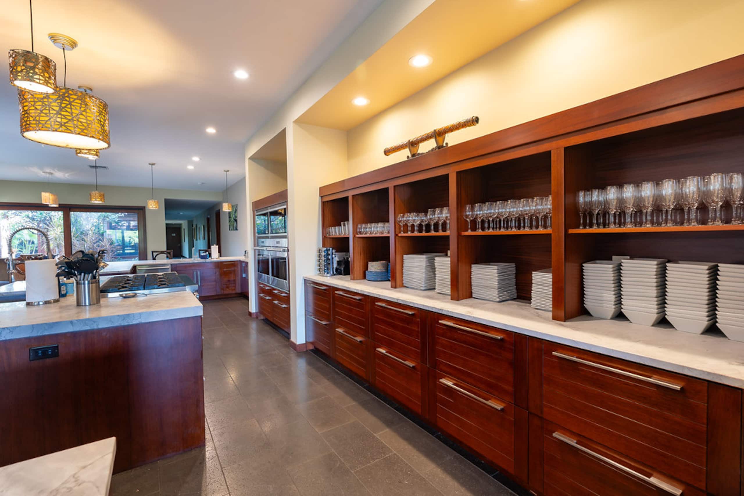 Home in Waimea · ★5.0 · 7 bedrooms · 7 beds · 6 baths - Image 5