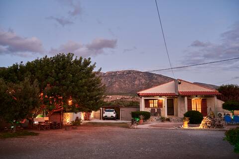 Batilas House next to exotic beach of Elafonisi