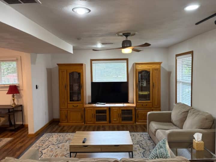 Elm Downtown Erie Boulevard Private Apartment - Érié, PA