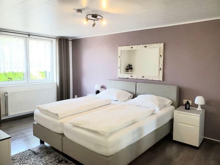 מיטה זוגית 180x200  ( אפשר לחלוק ב -2 90x200 2x)