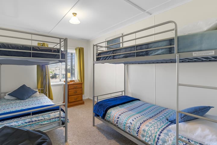 เตียงสองชั้นชั้นล่างนอนได้เด็ก 4 คน/วัยรุ่นฯลฯ