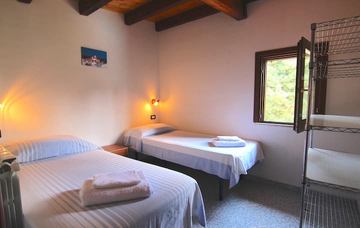 SAPPHIRE HOME, BEDROOM N. 3, TWO SINGLE OR ONE DOUBLE BEDROOM