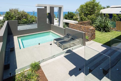 Thirteen Bowman - Sunshine Beach, Ocean Views